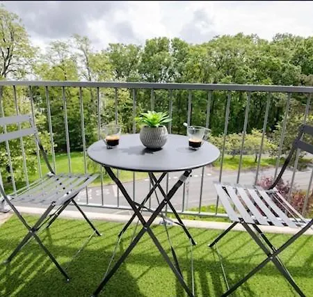 Logement Cosy, Lumineux, Balcon Et Vue Sur Parc Appartamento
